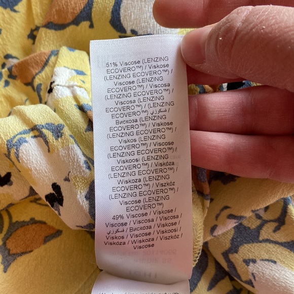 Beautiful floral blouse - Picture 4 of 4